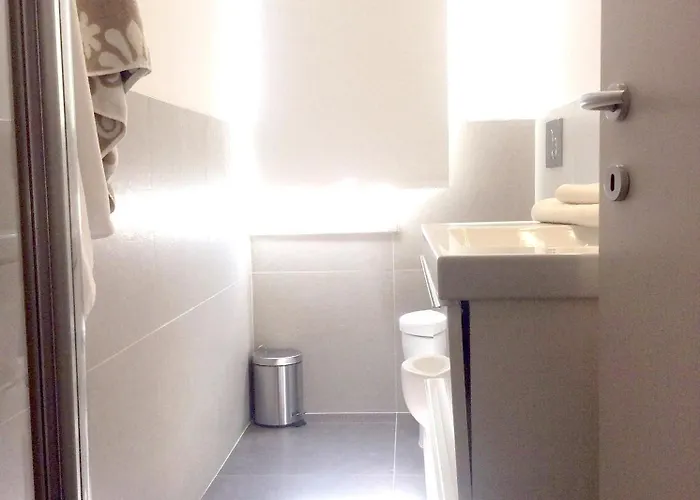 Lilly Rose 아파트 알바