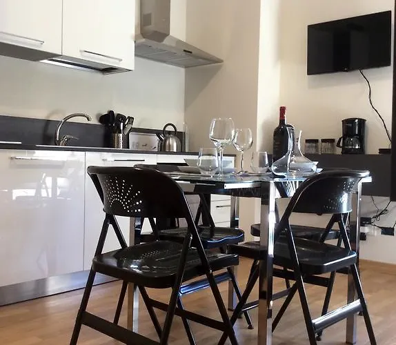 Lilly Rose 아파트 *