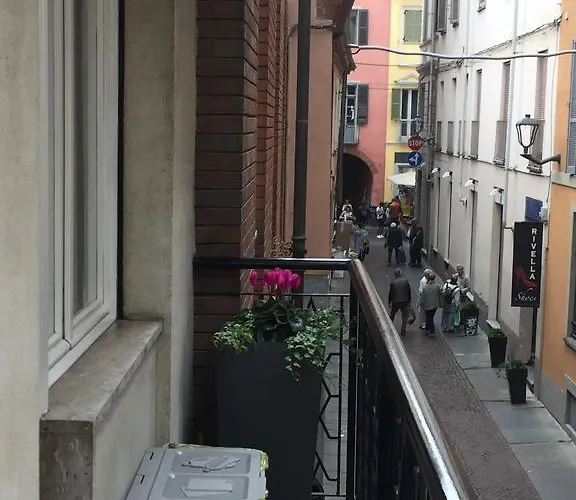 Lilly Rose 아파트 알바